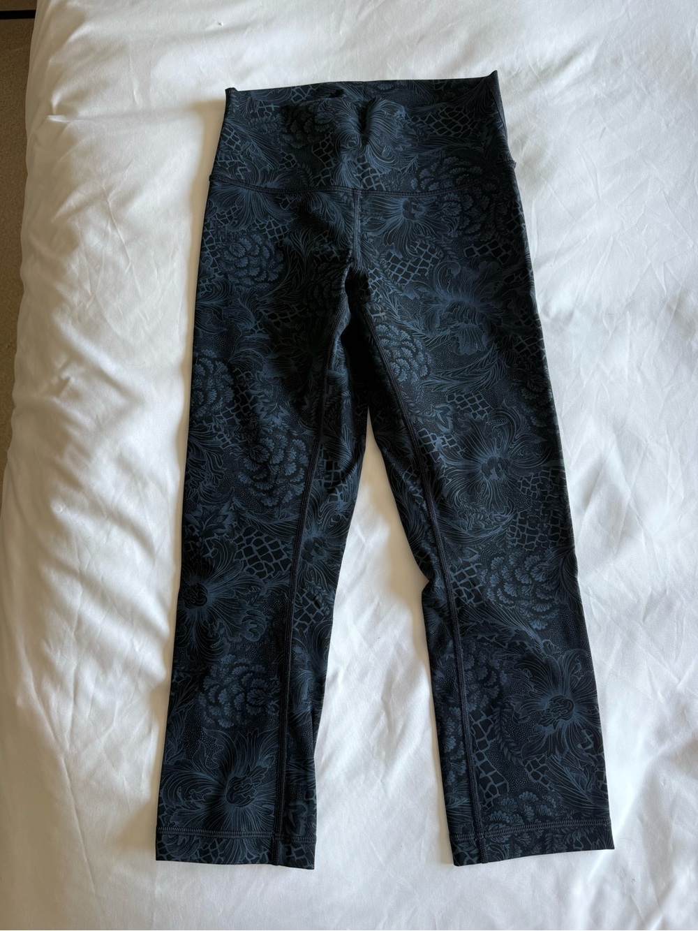 lululemon athletica Black Floral-Print Cropped Leggings